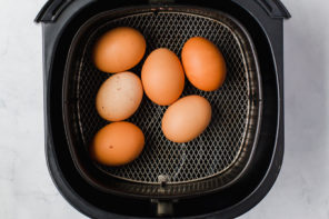 Lay eggs on air fryer rack