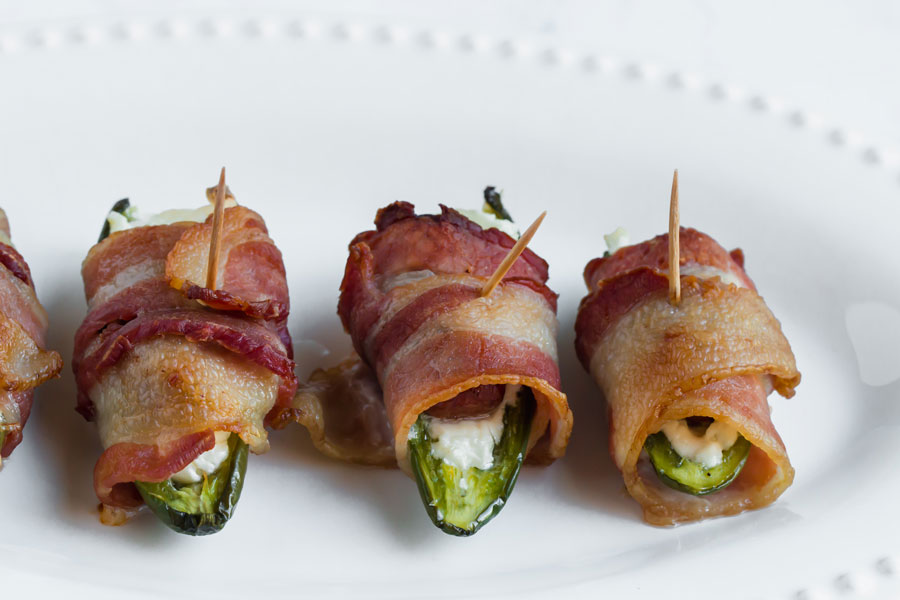 closeup of keto jalapeno poppers