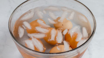 eggs in icebath