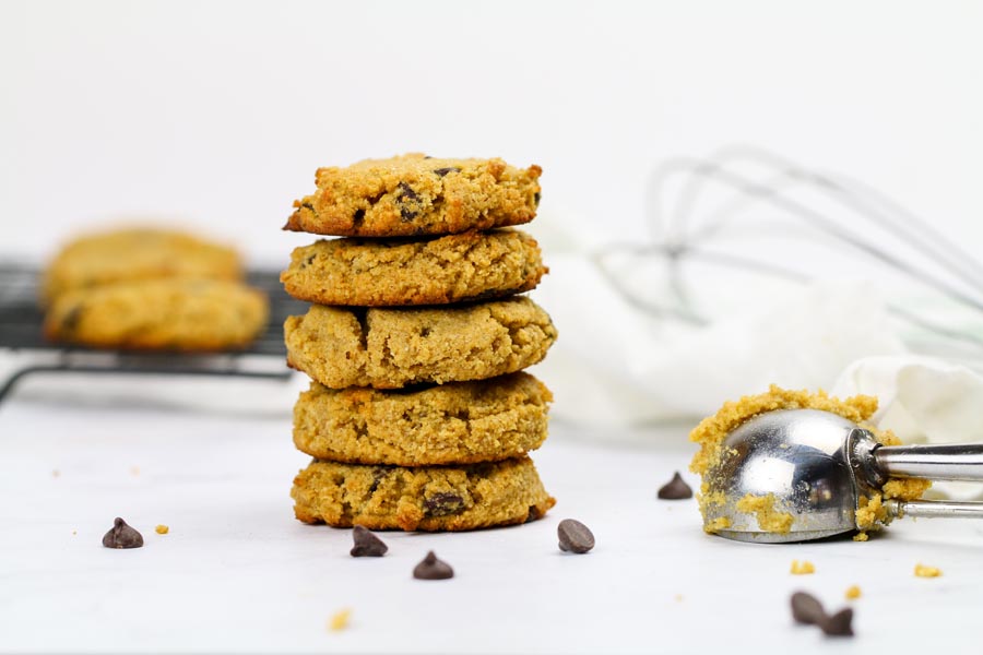 pumpkin cookies with milk