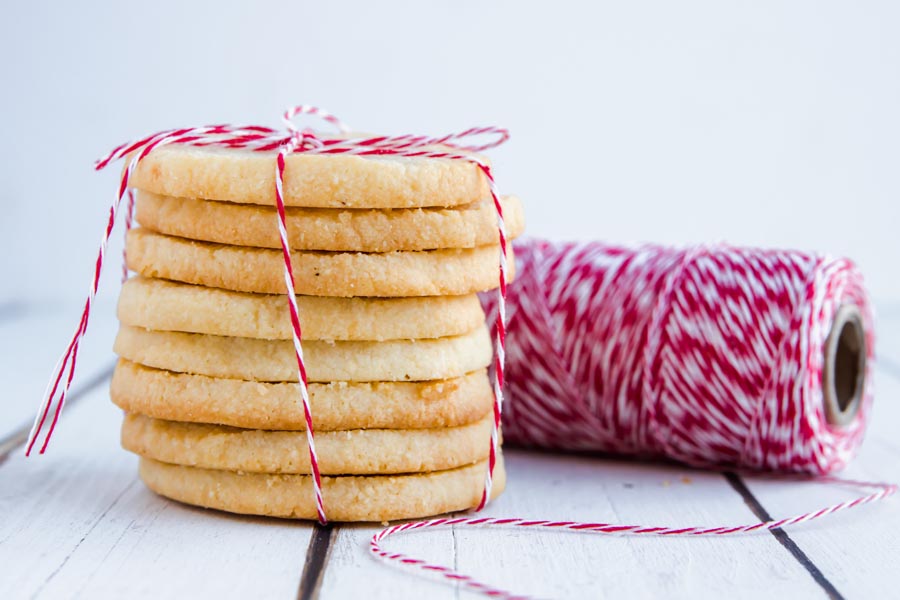 bundling keto shortbread cookies for christmas